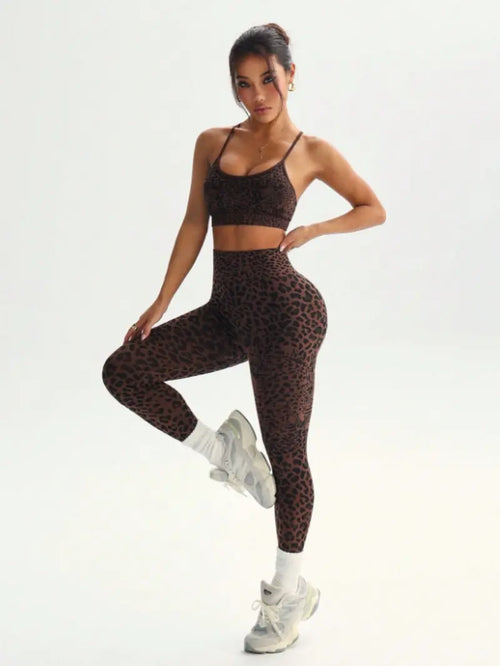 Conjunto Esportivo Feminino Estampa Leopardo — Top + Legging